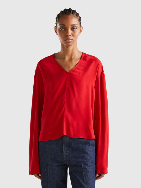 Blouse with V-neck Women