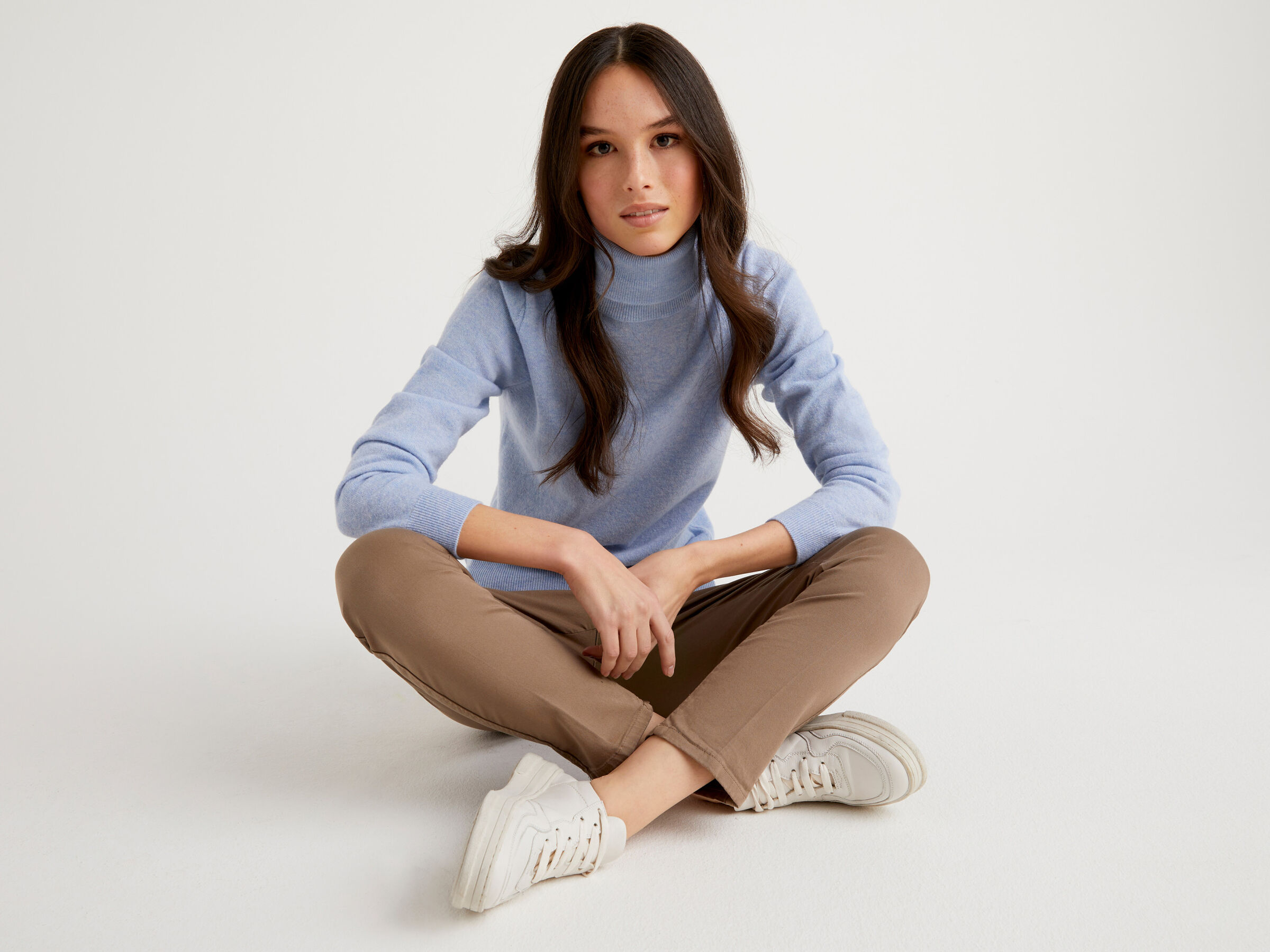 Turtleneck sweater in pure virgin wool image number 3