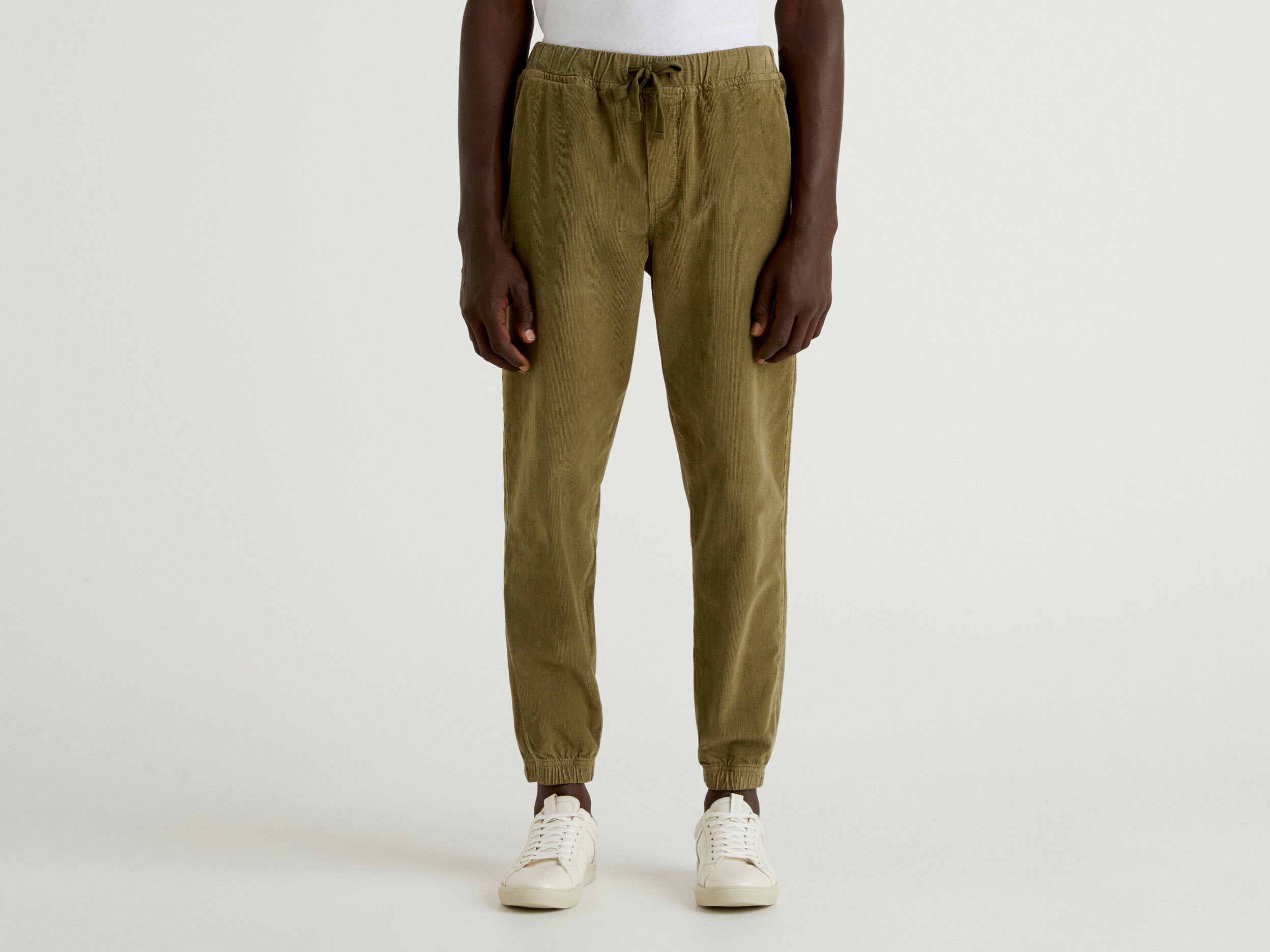 Velvet joggers with drawstring