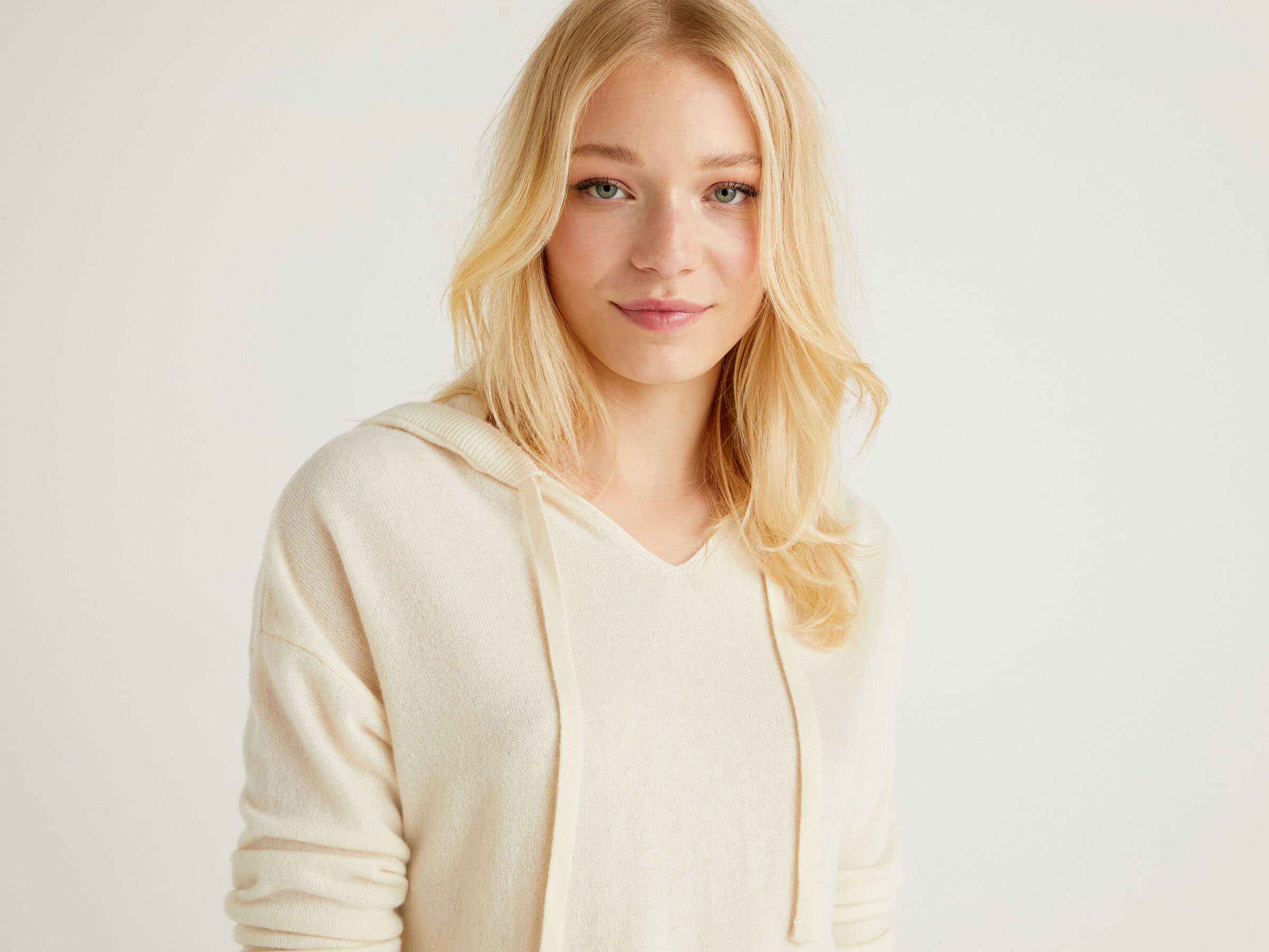 Pure cashmere sporty trousers image number 4