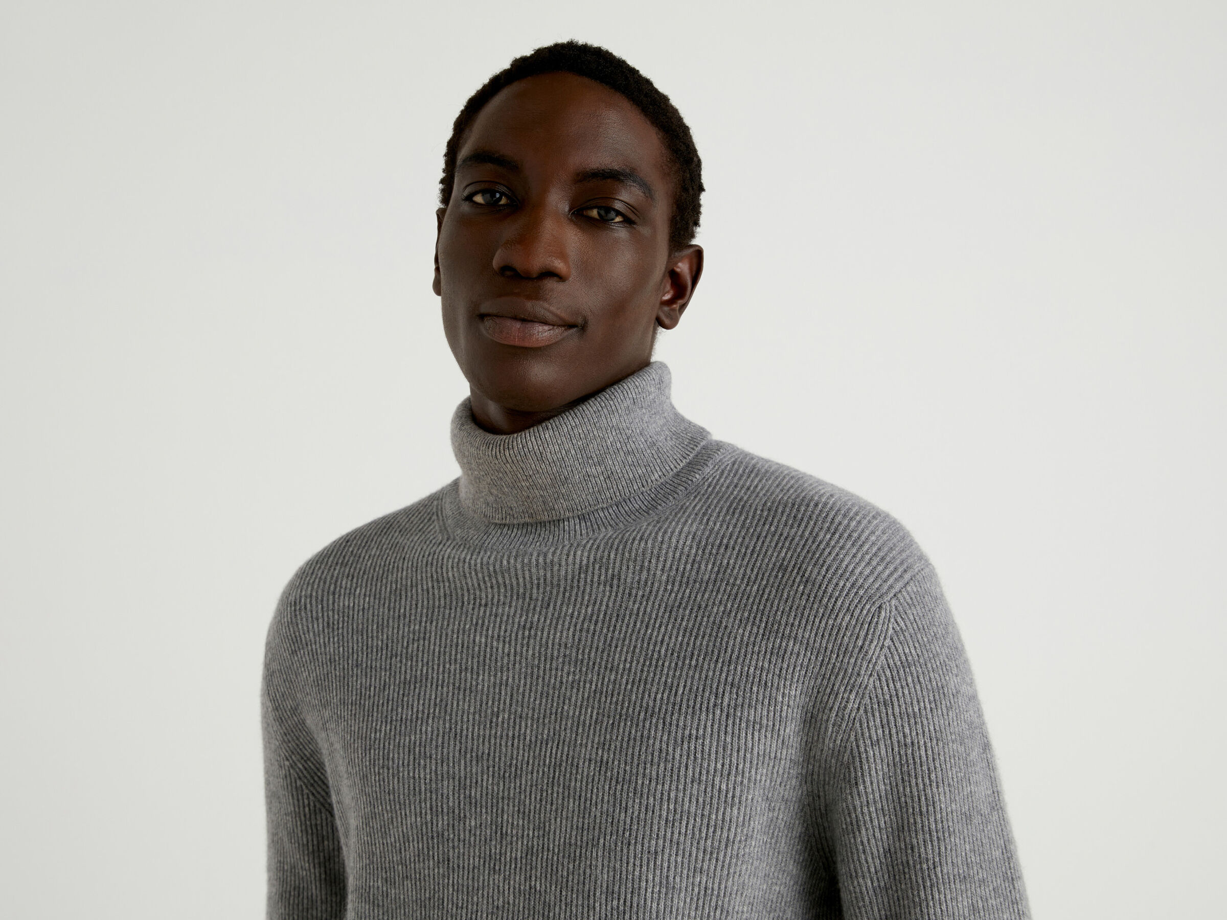Turtleneck in cashmere blend image number 3
