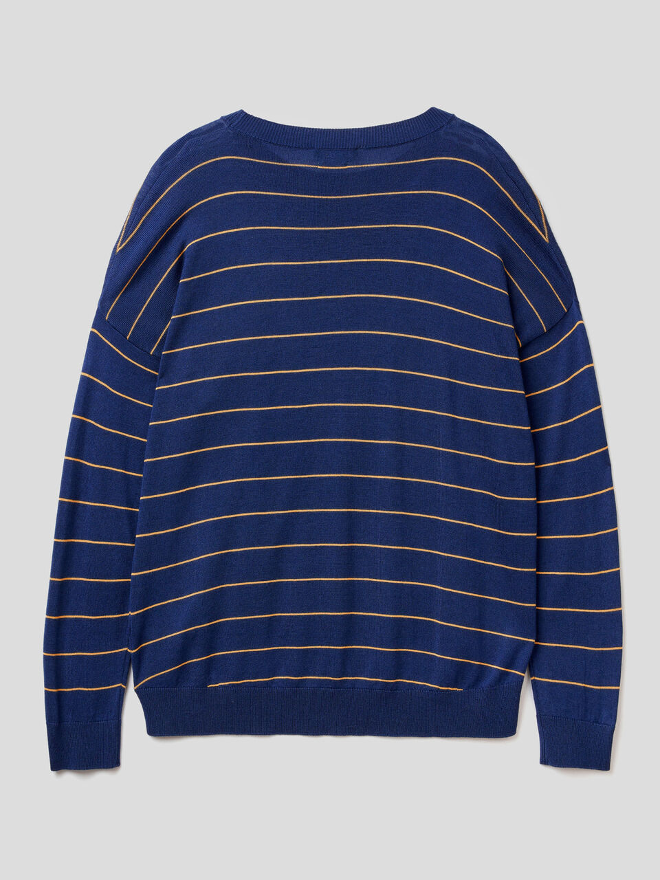 Relaxed boxy fit sweater image number 2