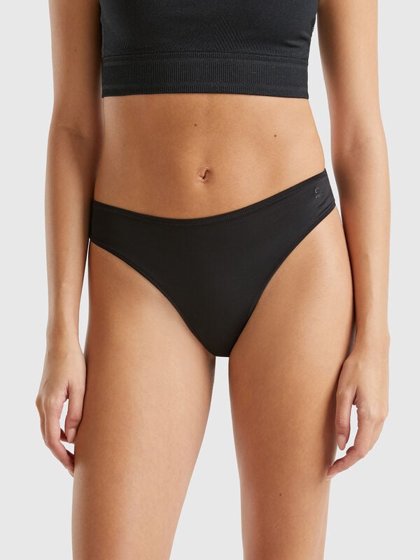 Three sports briefs in recycled fabric Women