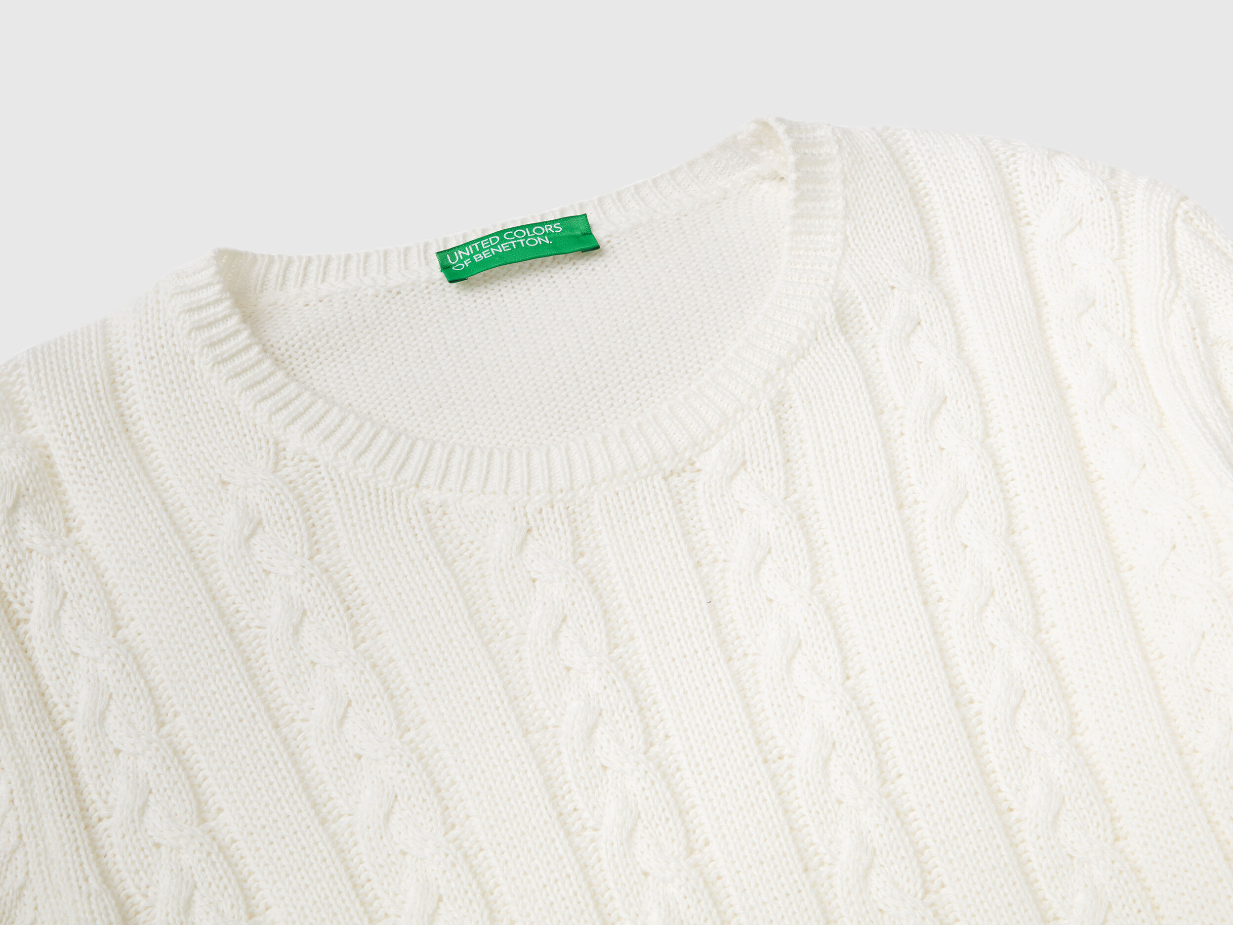 Wool white sweater top