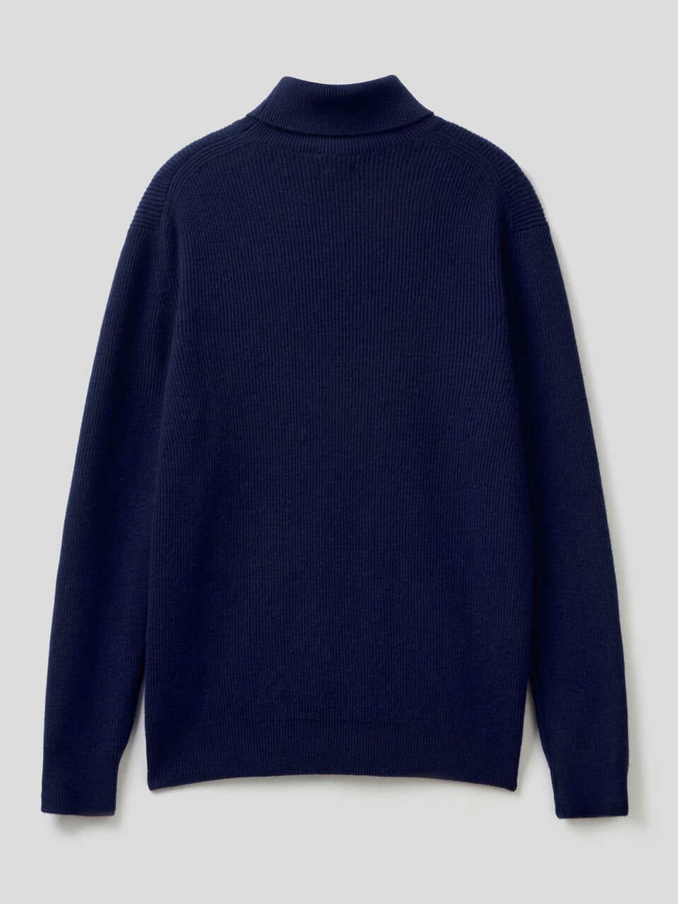 Turtleneck in cashmere blend image number 2