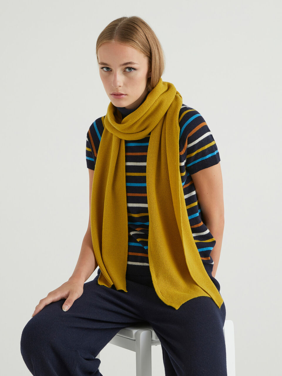Scarf in wool and cashmere blend image number 2