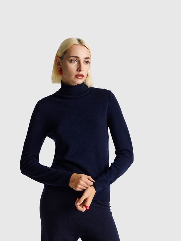 Dark blue turtleneck in pure Merino wool Women