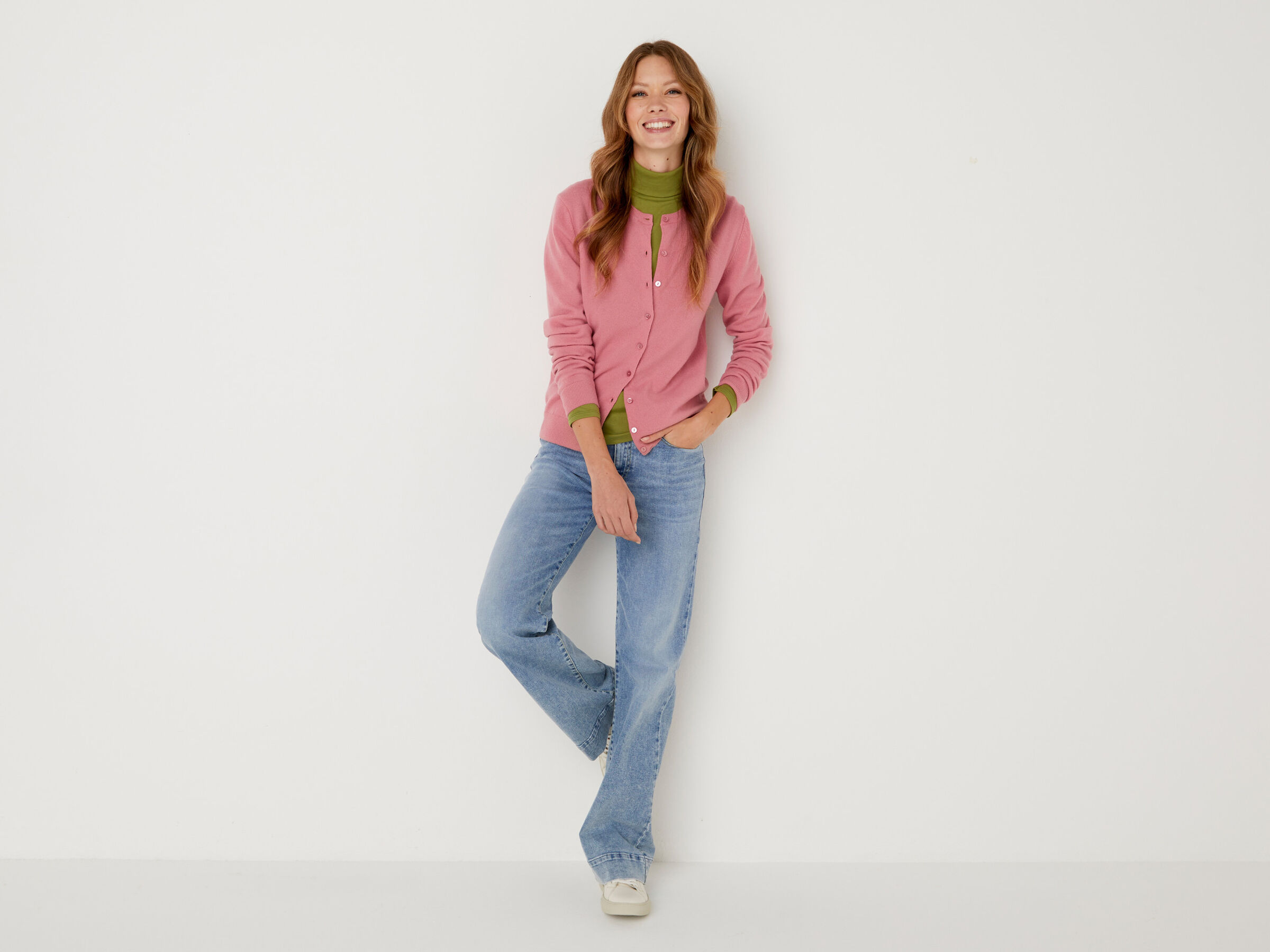 Crew neck cardigan in pure virgin wool image number 3