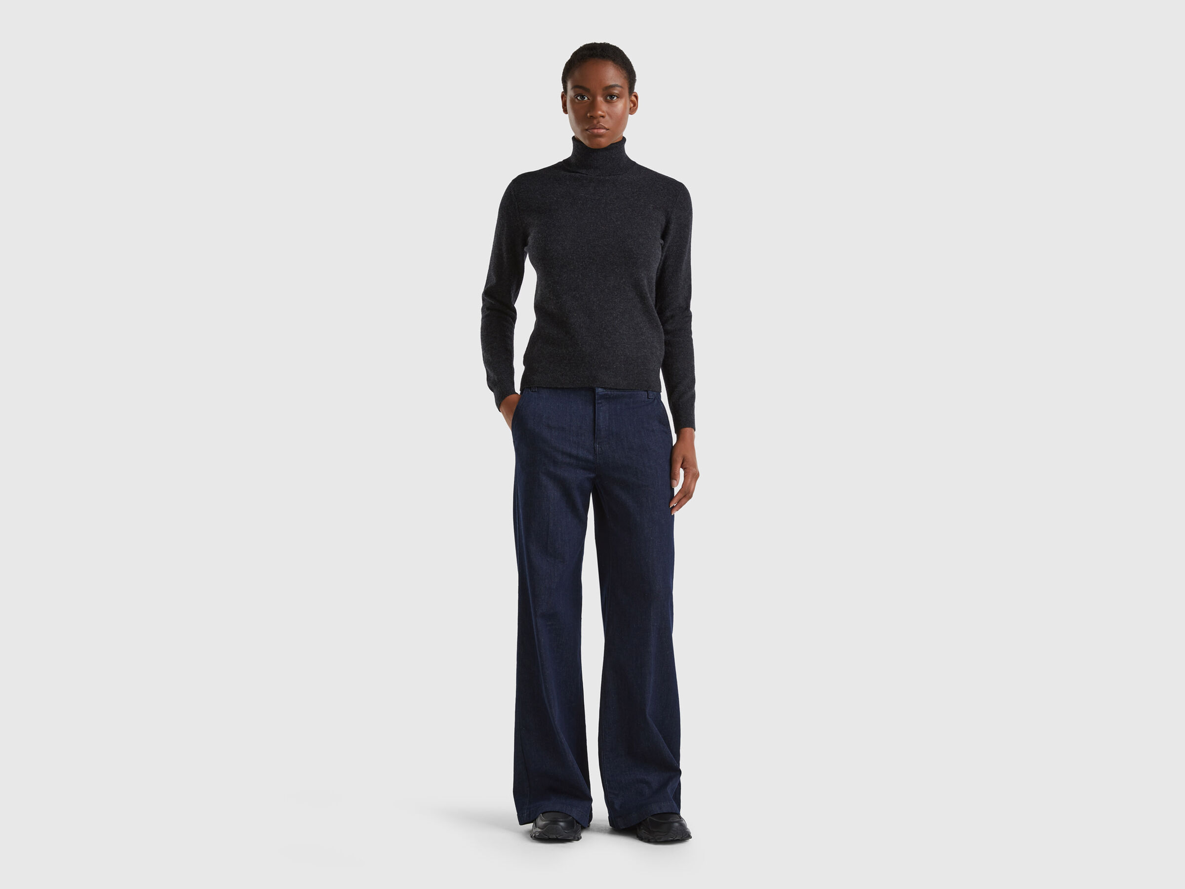 Turtleneck sweater in pure virgin wool image number 3