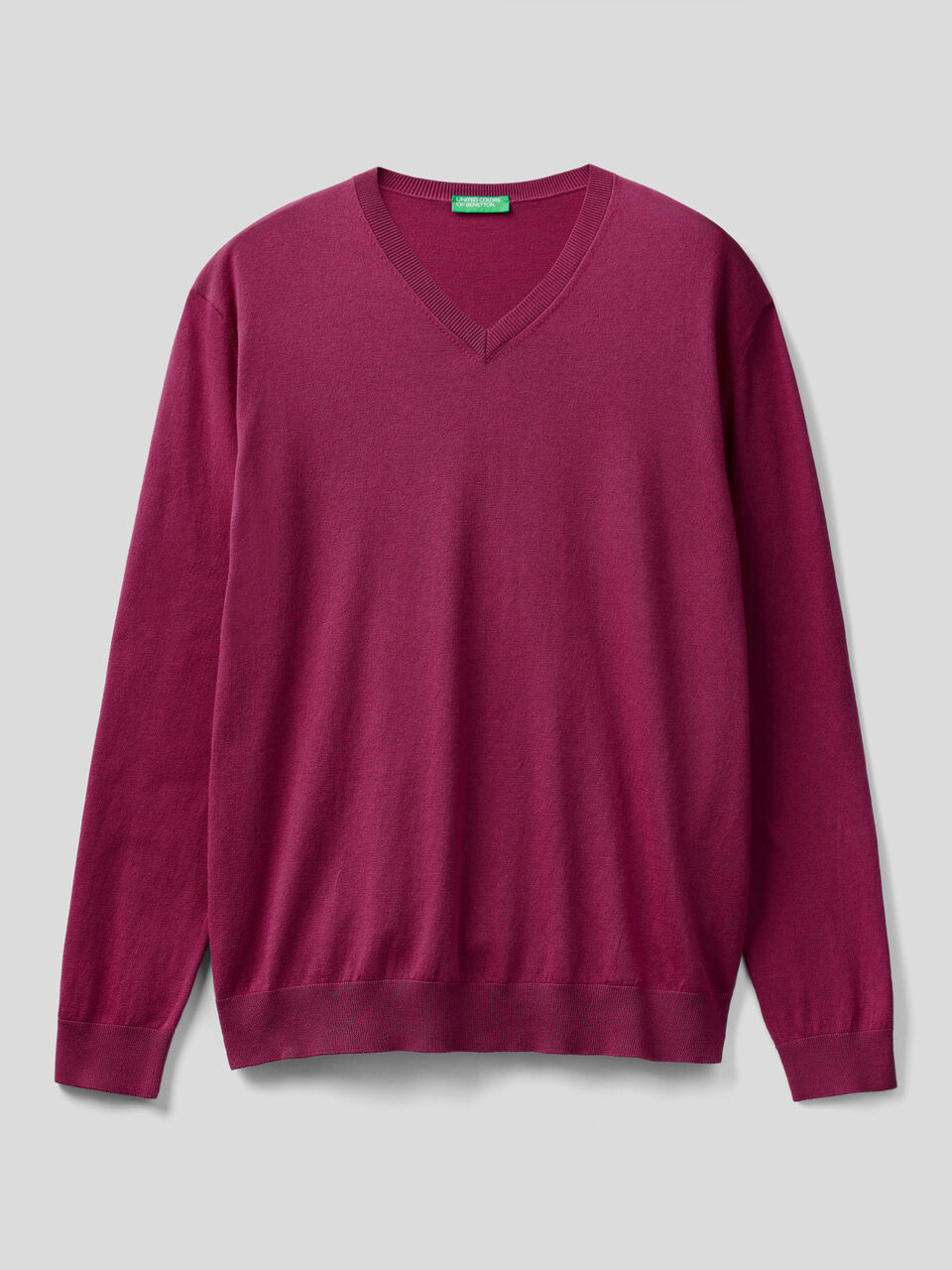 V-neck sweater in lightweight cotton blend image number 1