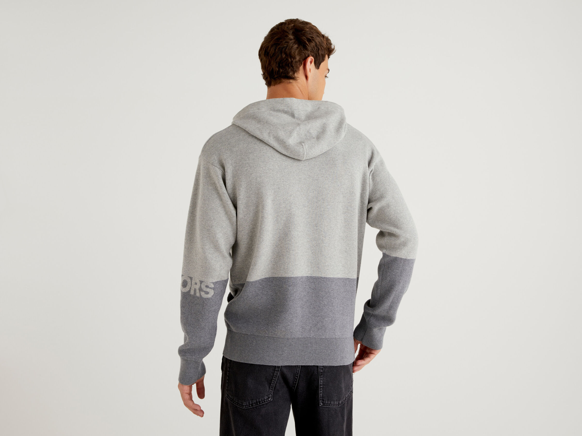 Hoodie image number 2