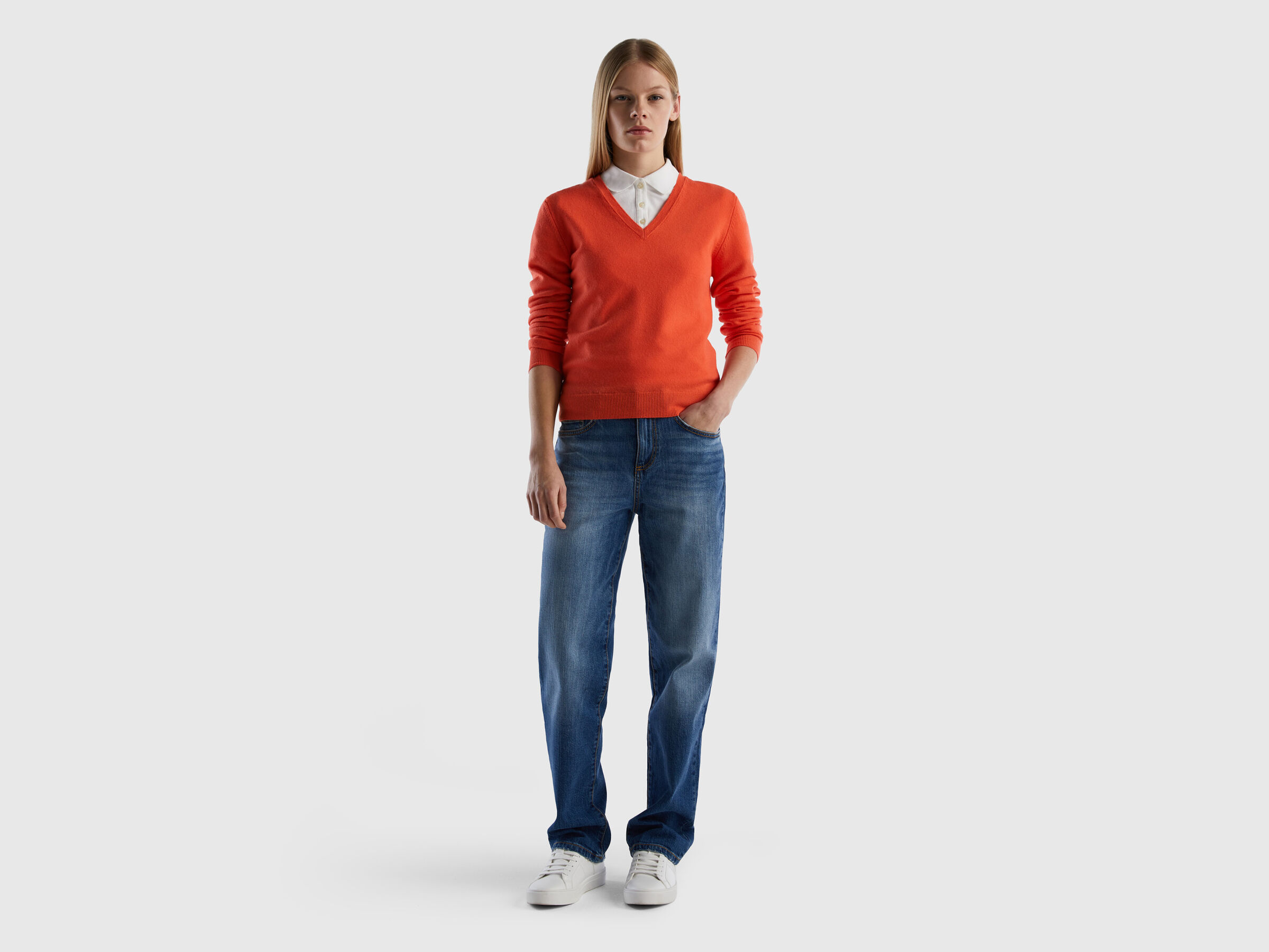 V-neck sweater in pure virgin wool image number 3