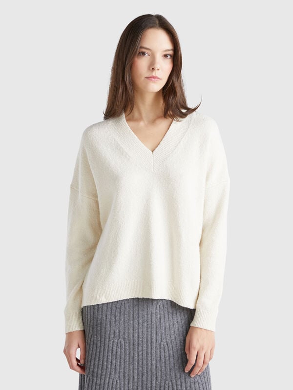 Sweater with V-neck Women