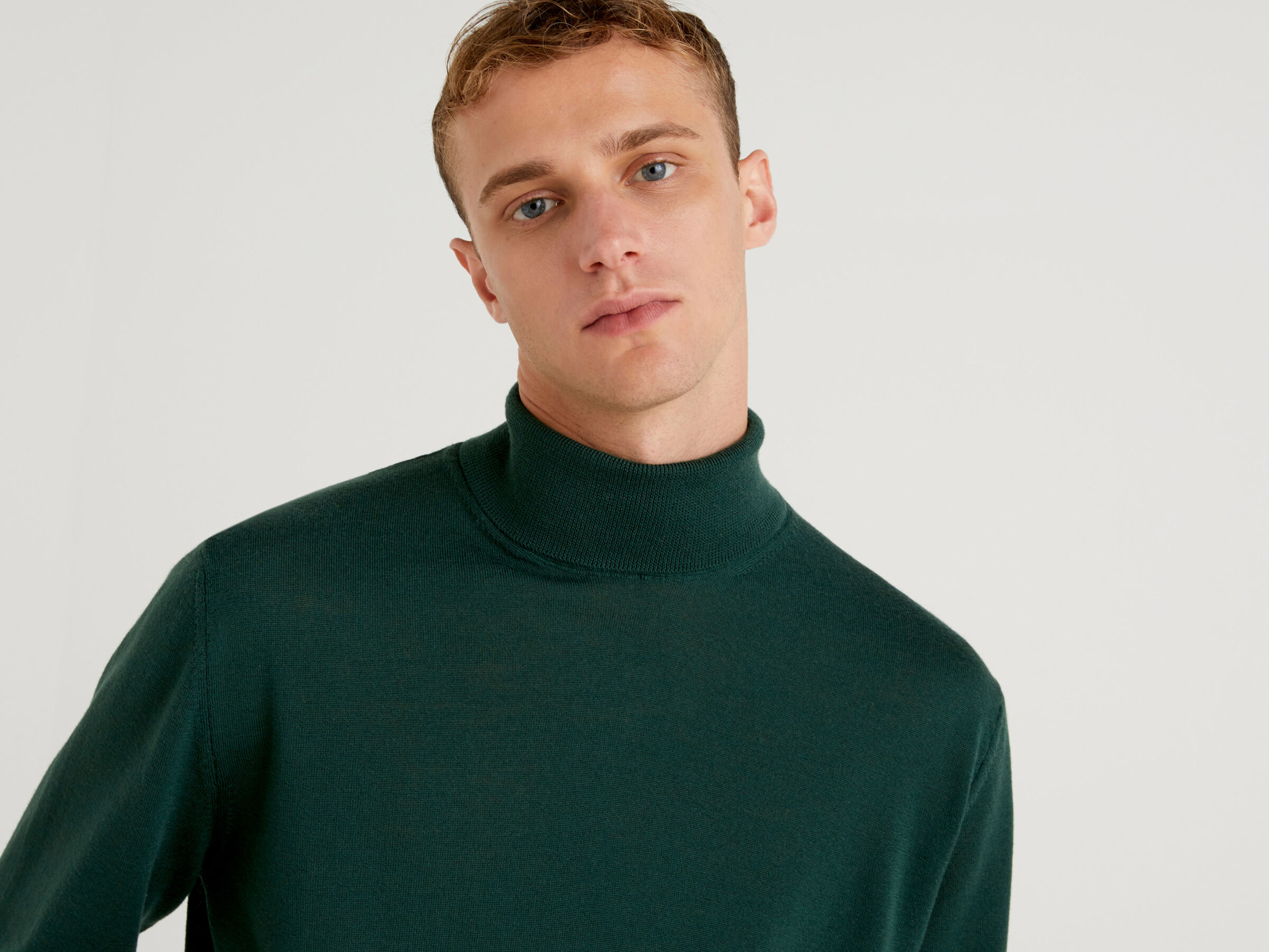 Turtleneck in pure virgin wool image number 3