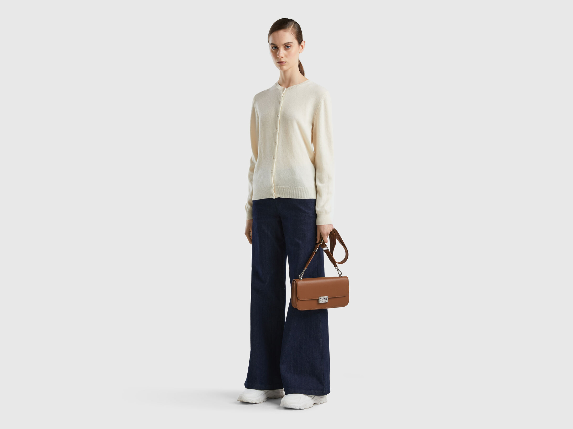 Crew neck cardigan in pure virgin wool image number 3