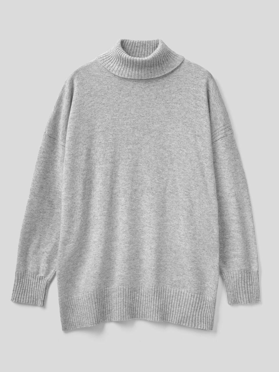Oversized fit turtleneck in cashmere blend image number 1