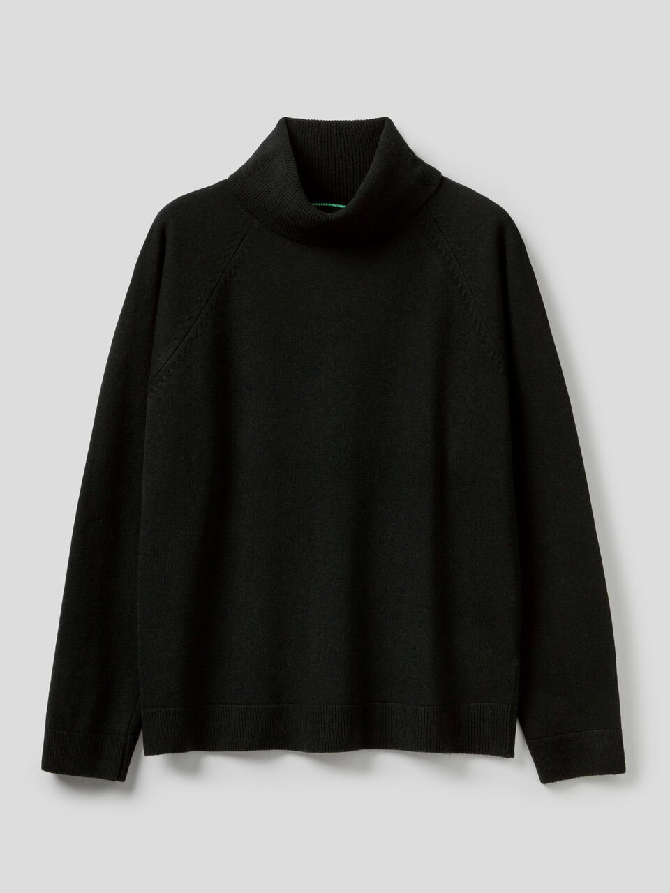 Turtleneck sweater in cashmere and wool blend image number 1
