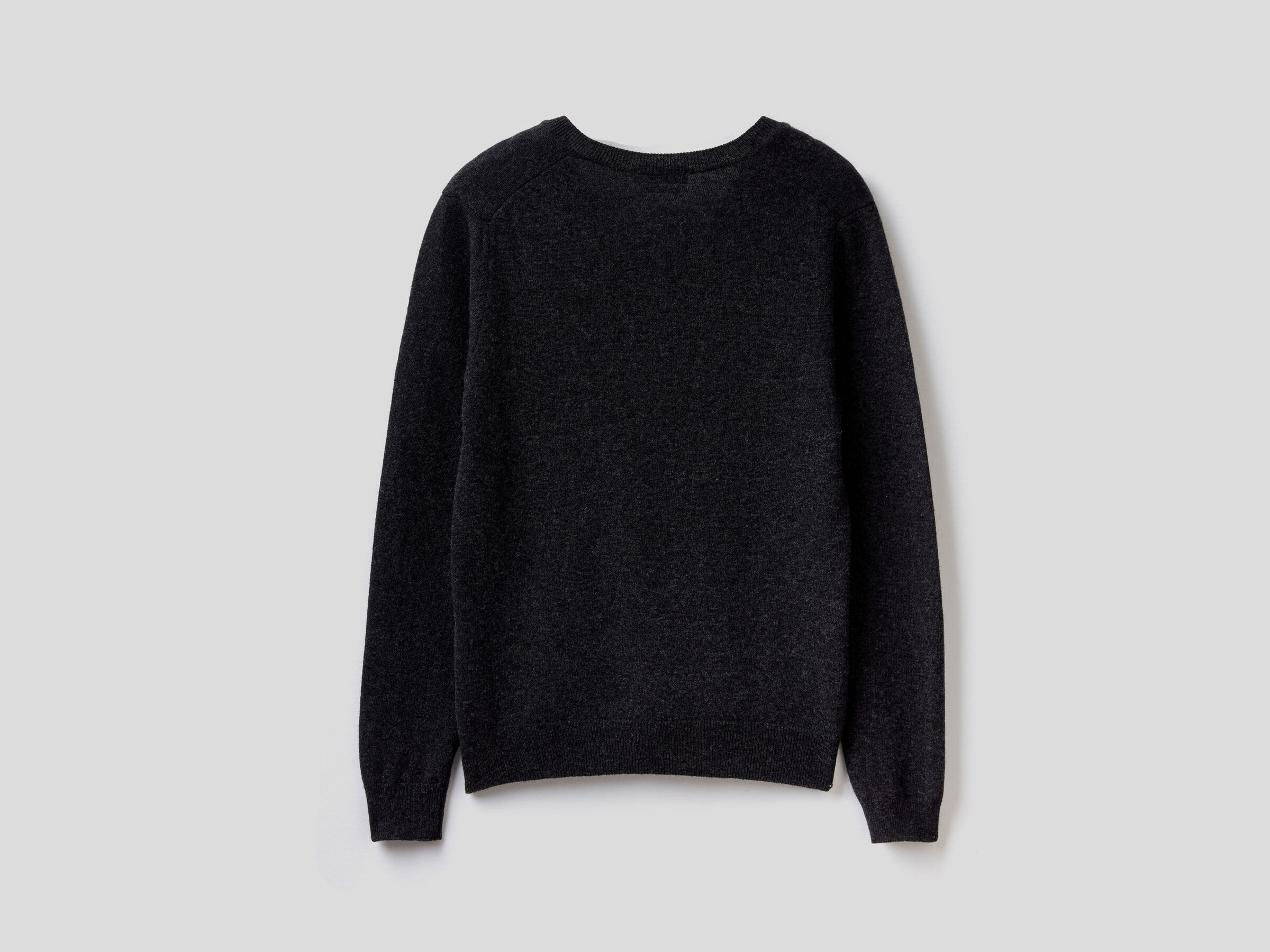 V-neck sweater in pure virgin wool image number 6