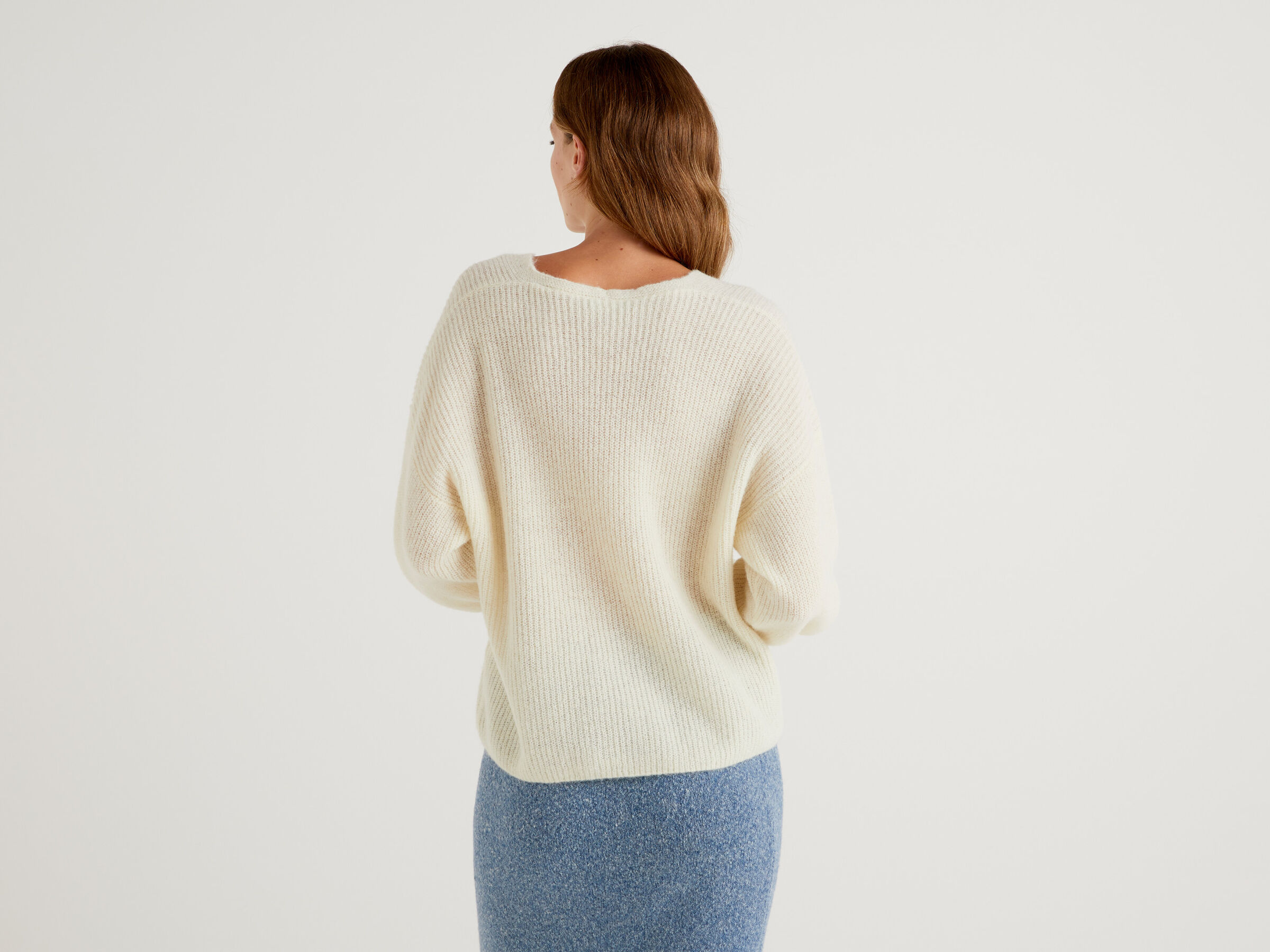 Boxy fit V-neck sweater image number 2