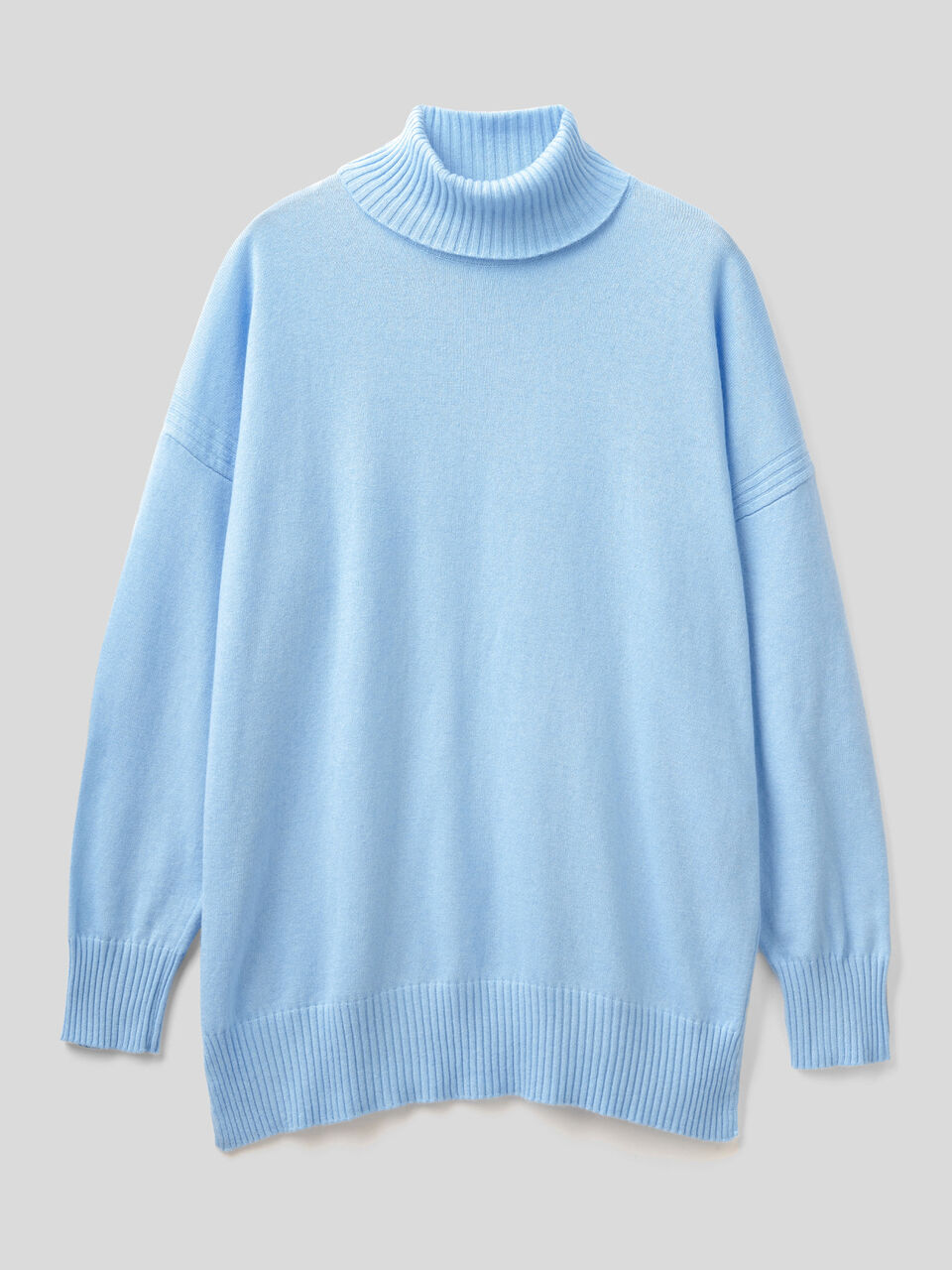 Oversized fit turtleneck in cashmere blend image number 1