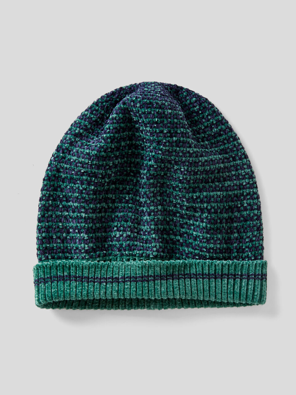 Hat in chenille image number 1