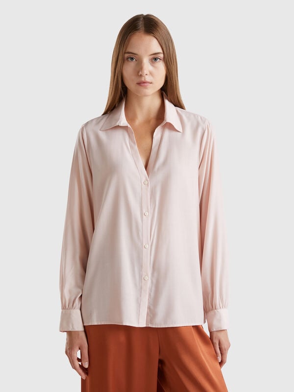 Shirt with V-neck Women