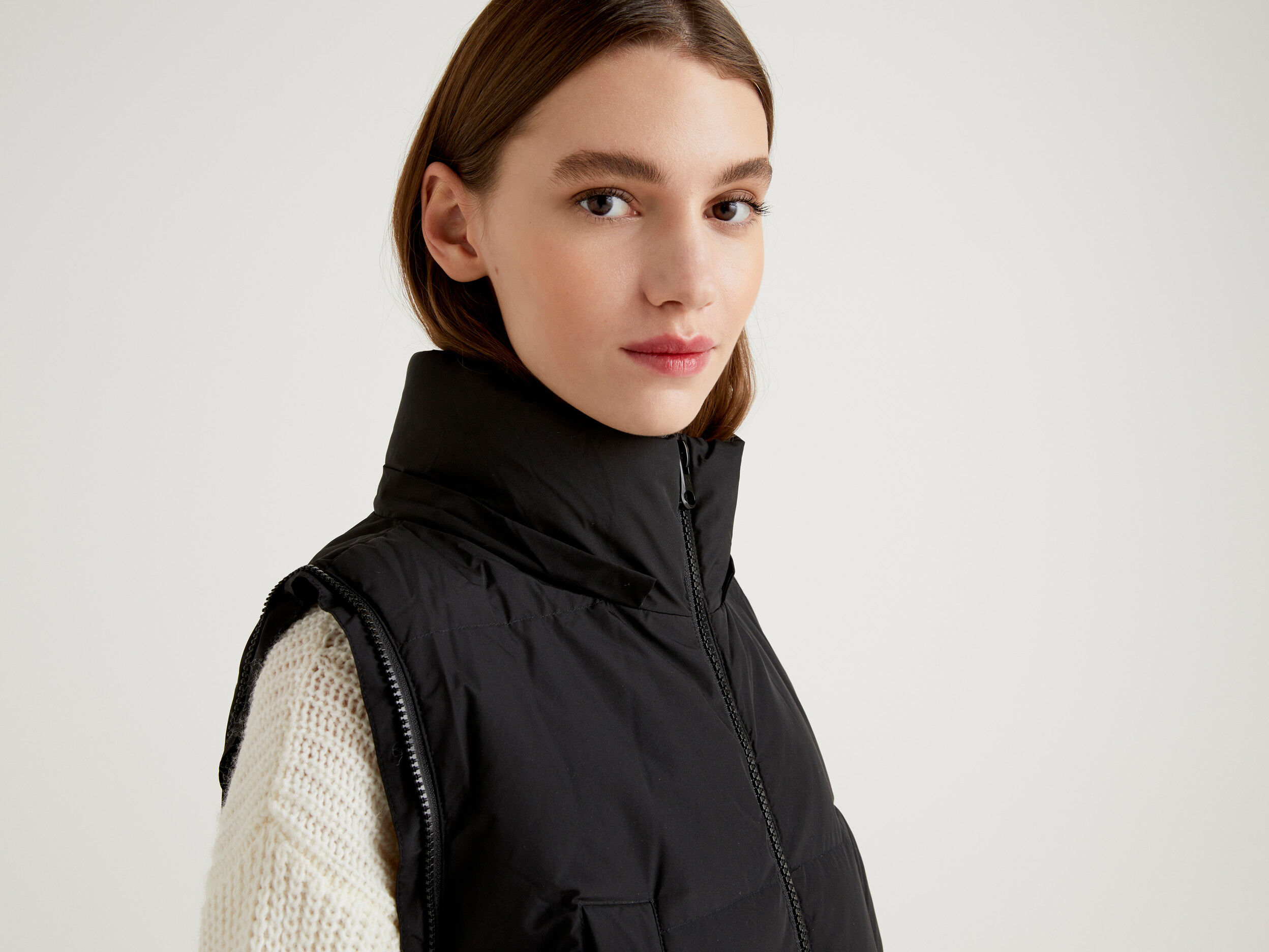 Puffer jacket with removable sleeves store