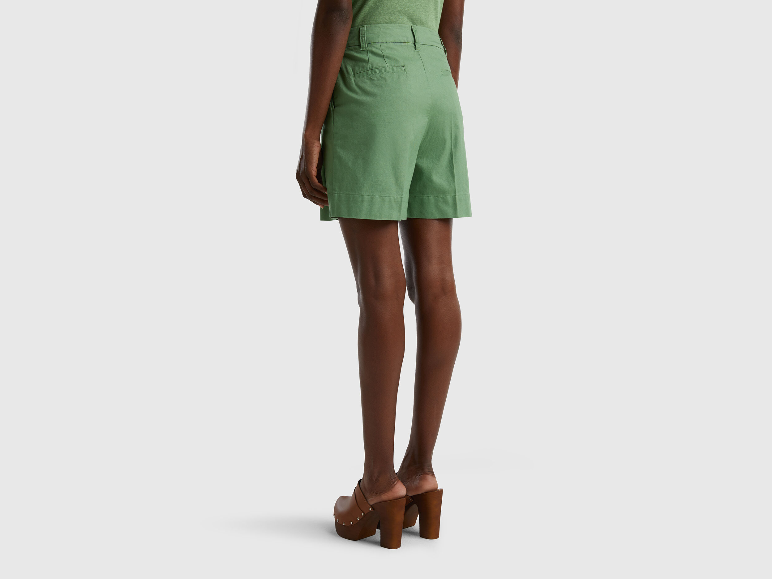 Shorts in stretch cotton Green Benetton