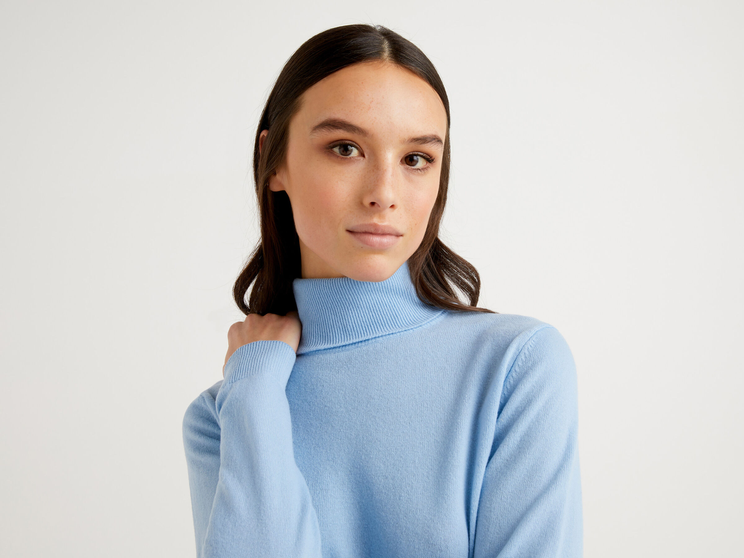Turtleneck sweater in pure virgin wool image number 4