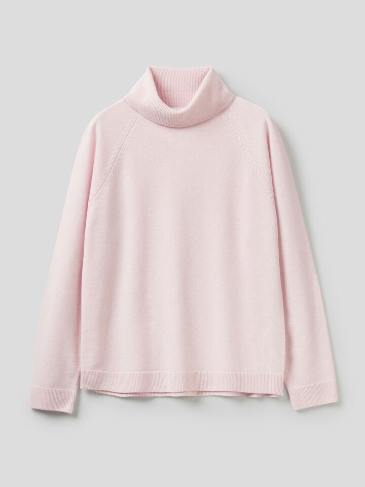 Turtleneck sweater in cashmere and wool blend image number 1