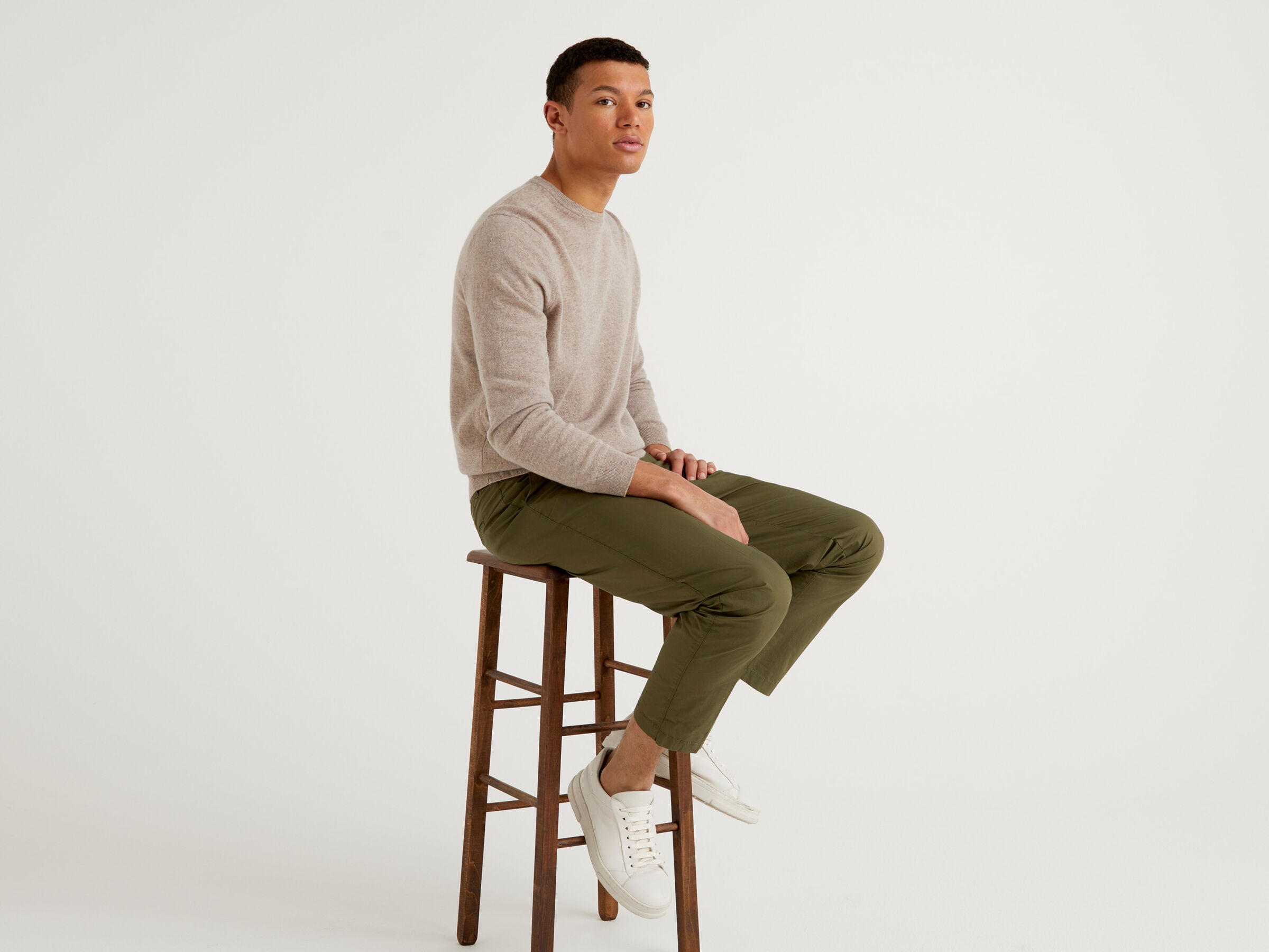 Crew neck sweater in pure virgin wool image number 3