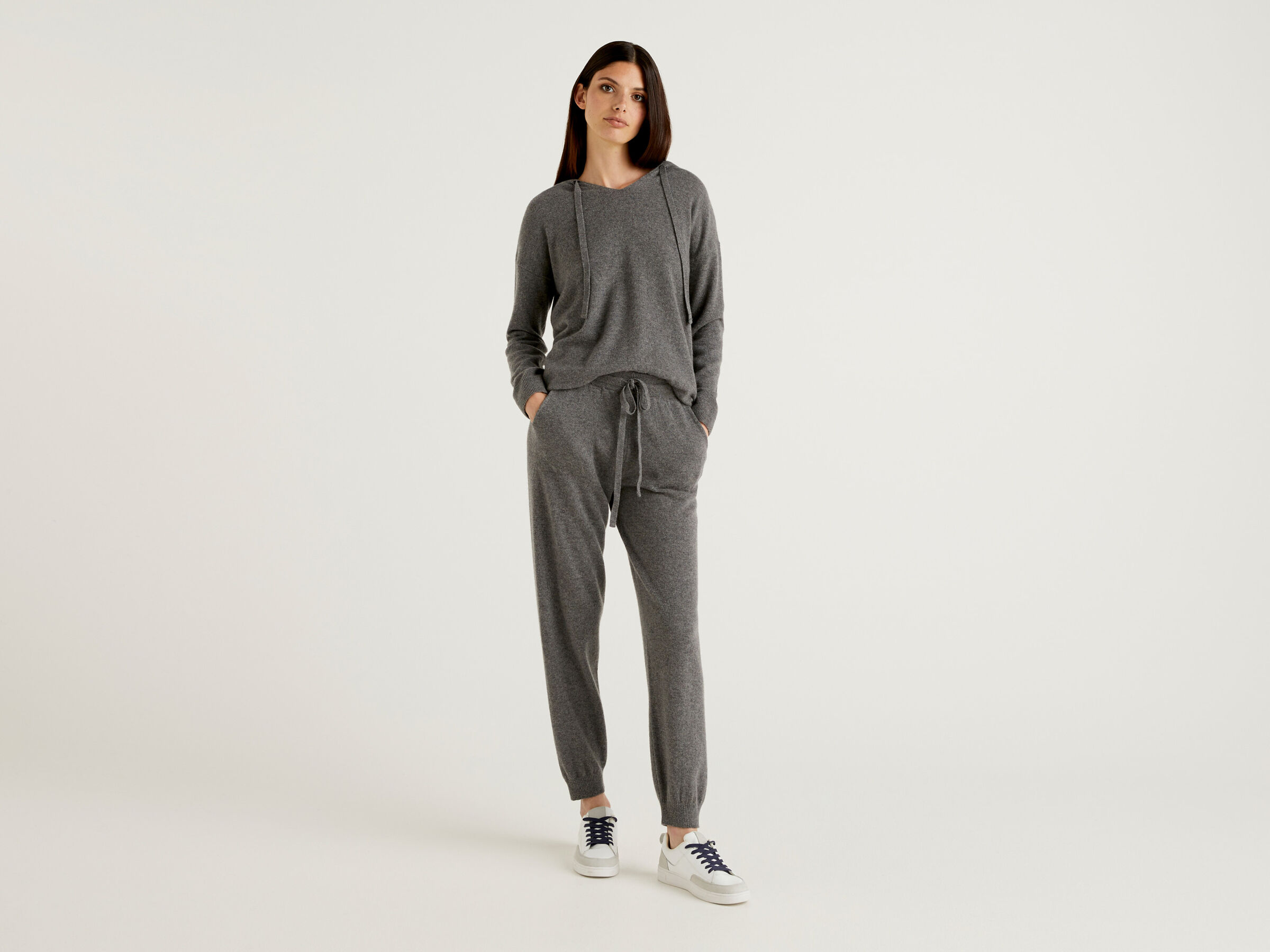Pure cashmere sporty trousers image number 3