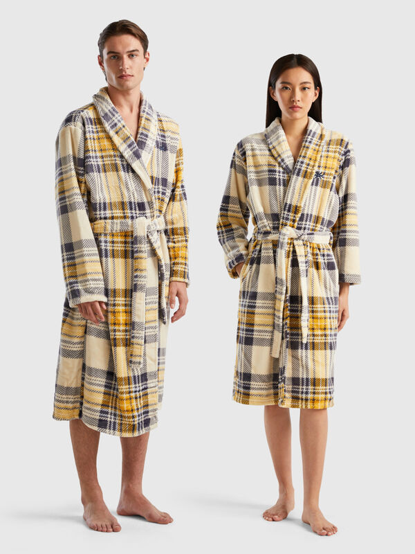 Tartan robe