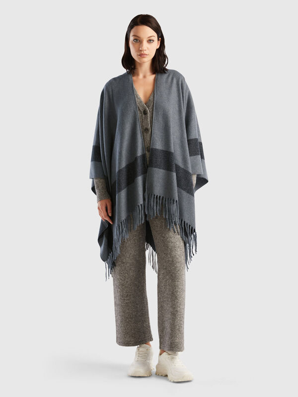 Light gray cape with stripes Women