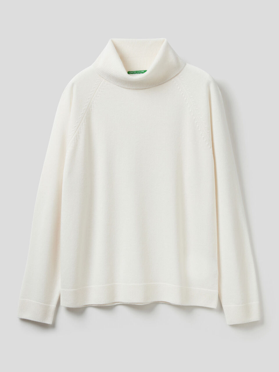 Turtleneck sweater in cashmere and wool blend image number 1