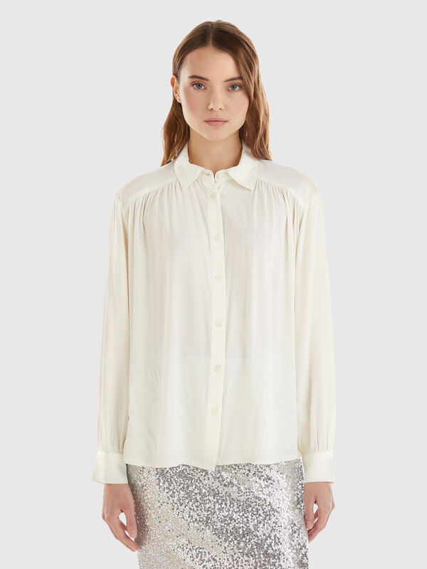 Relaxed fit flowy shirt Women