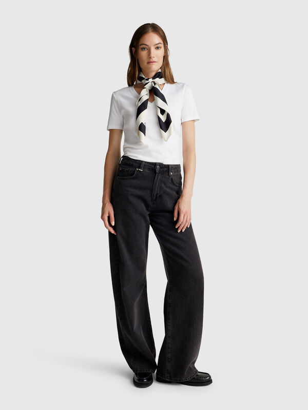 Pure cotton t-shirt with V-neck Women