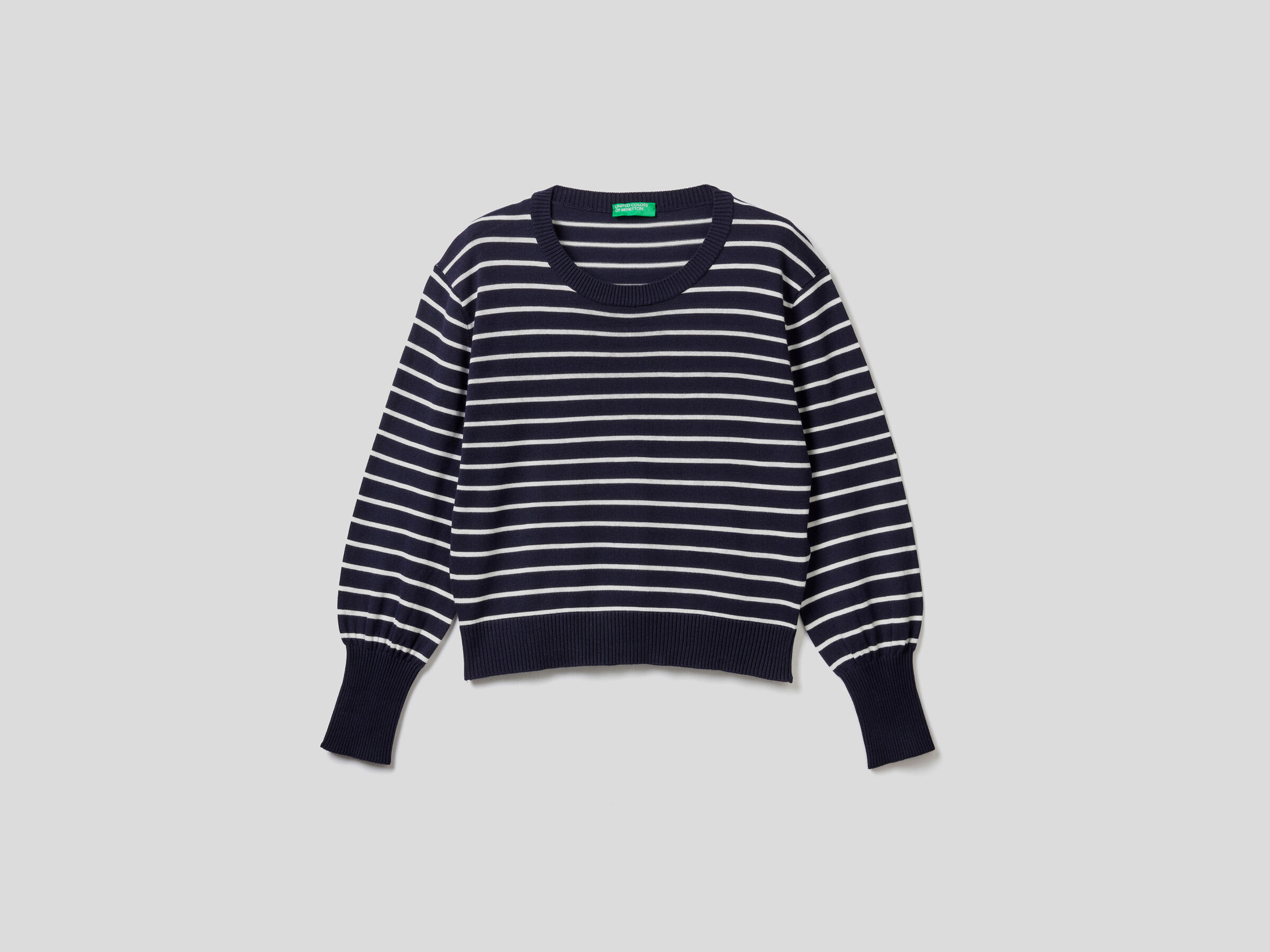 Sweater with puff sleeve image number 4