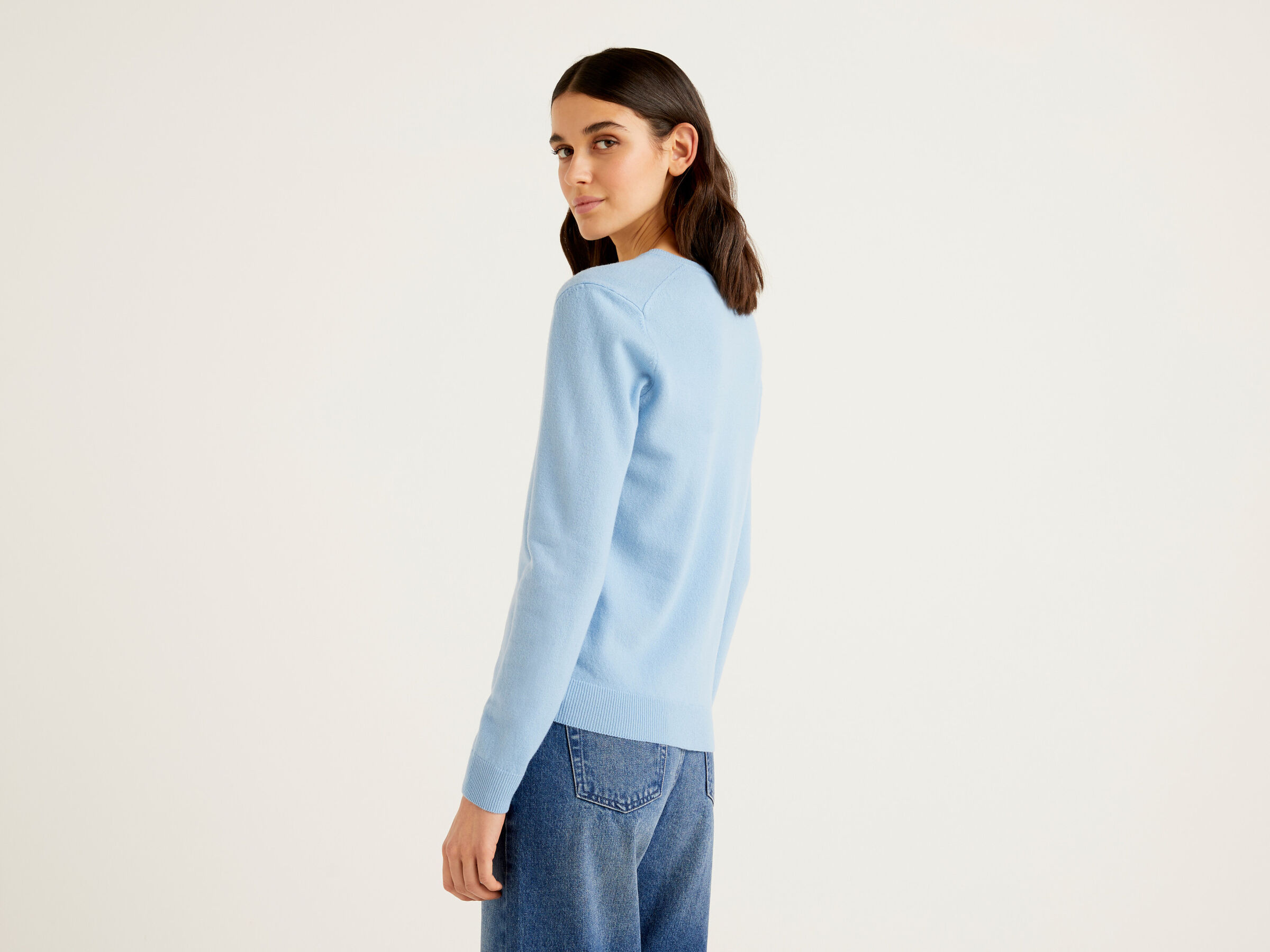 V-neck sweater in pure virgin wool image number 2
