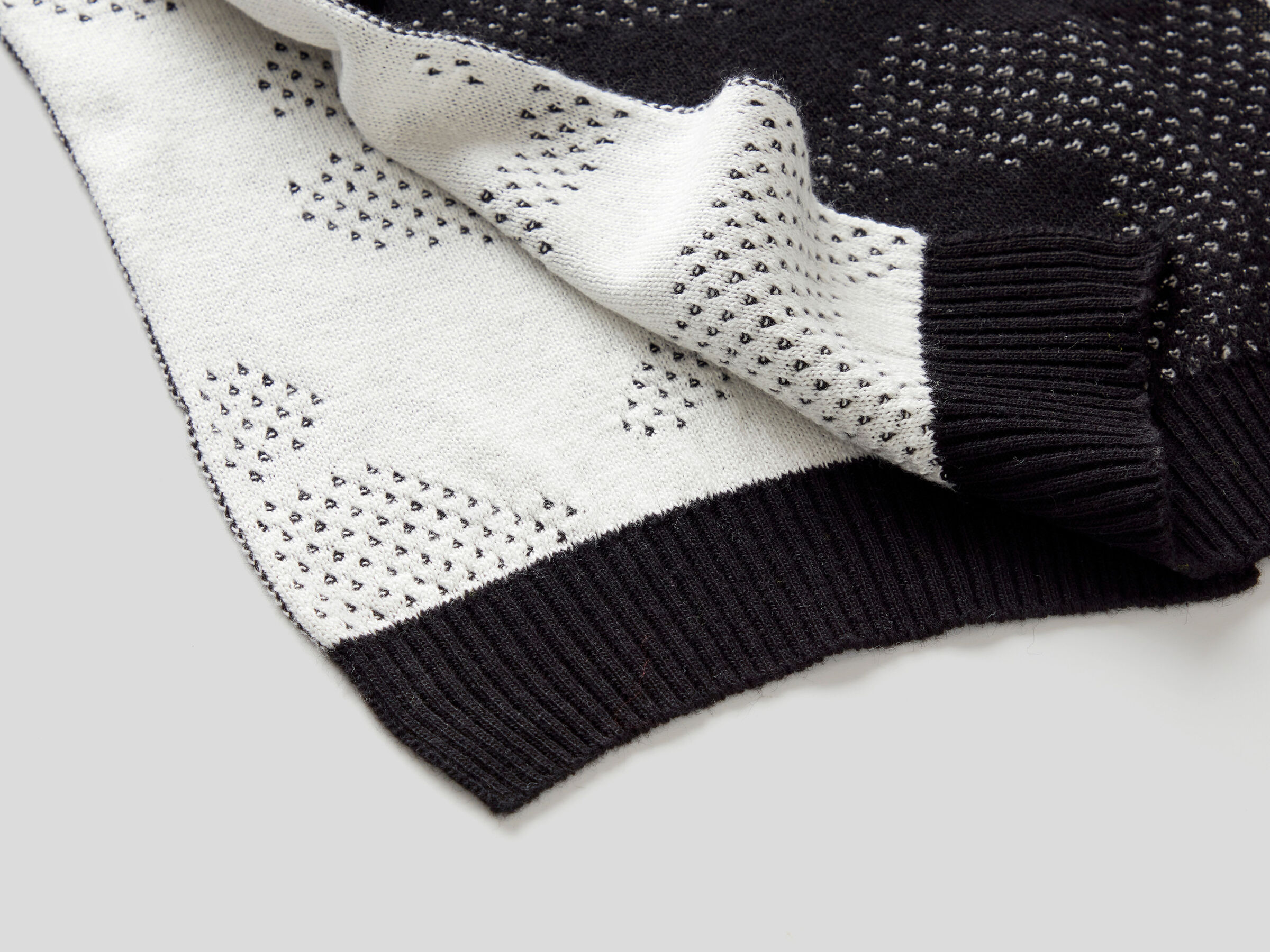 Scarf in wool and cotton blend image number 2