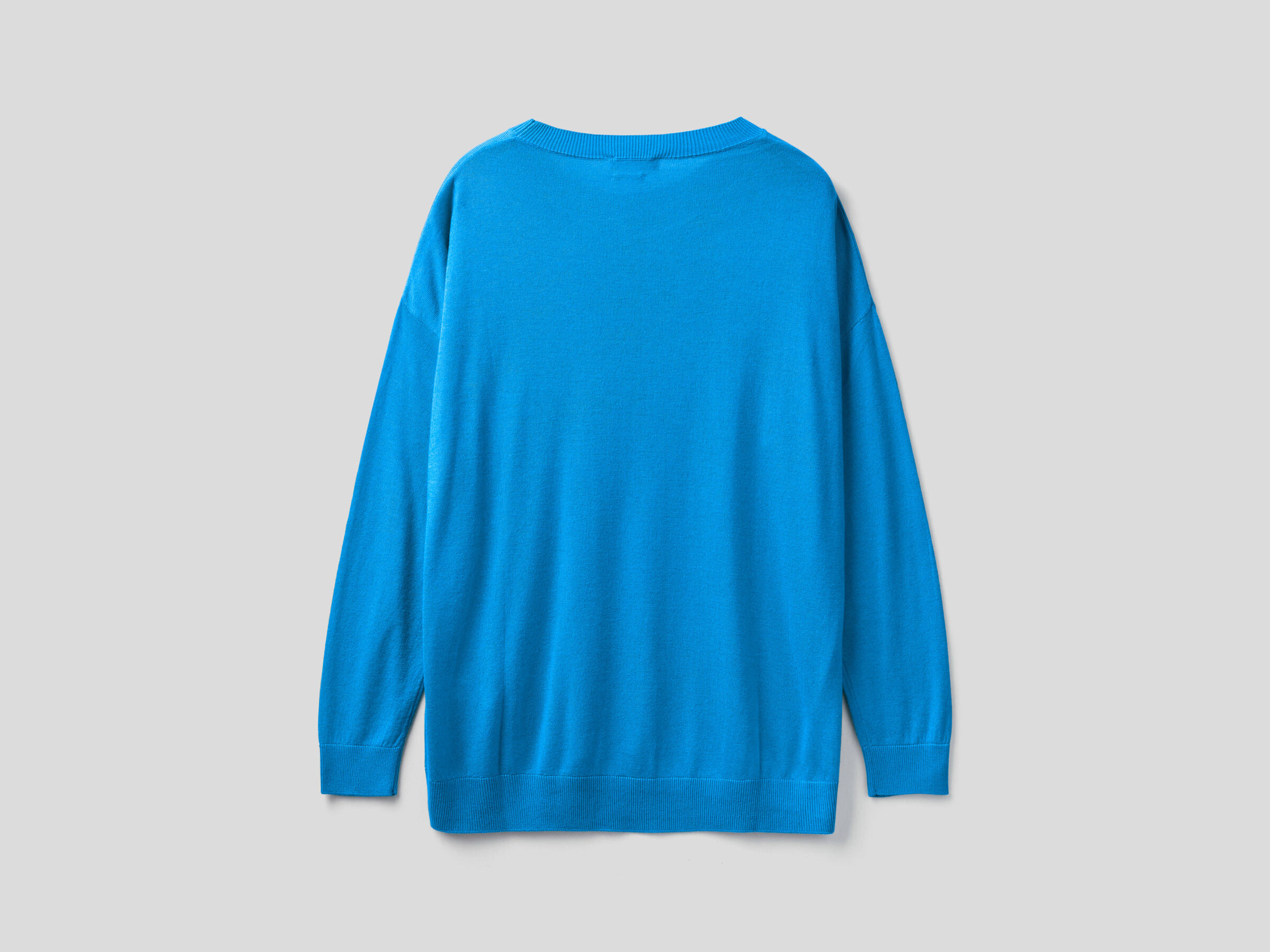 Relaxed boxy fit sweater image number 5