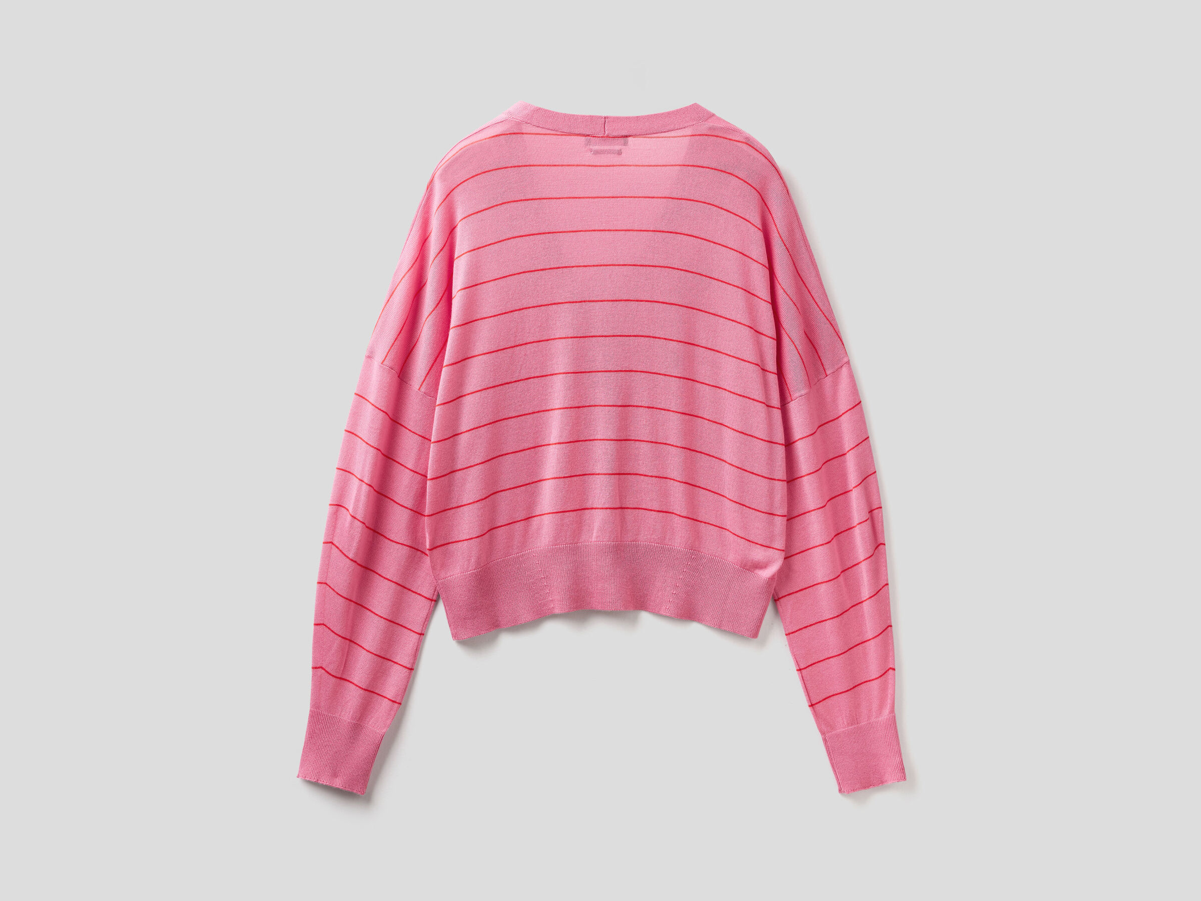 V-neck cardigan in cashmere blend image number 5