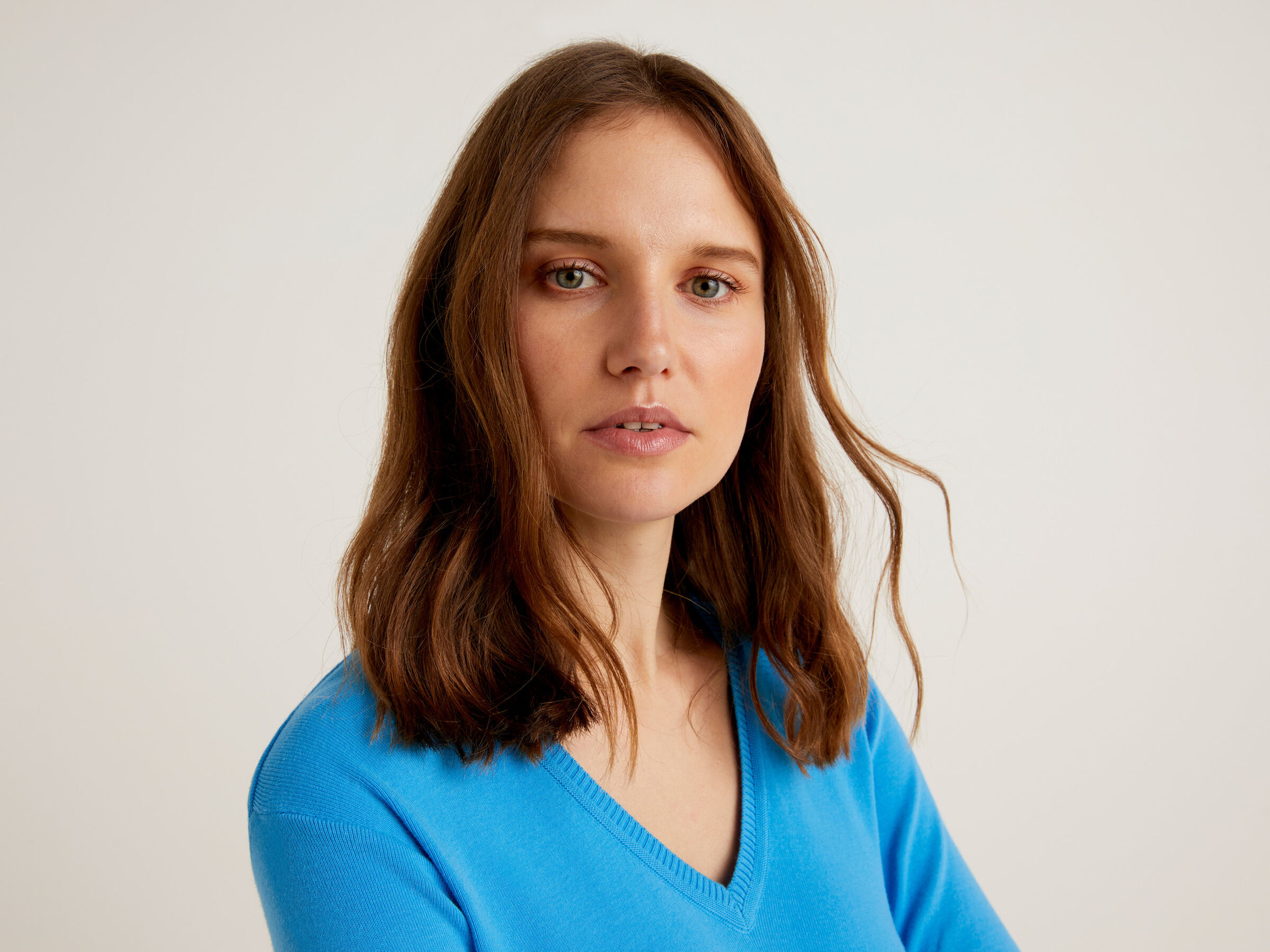 V-neck sweater in pure cotton image number 3