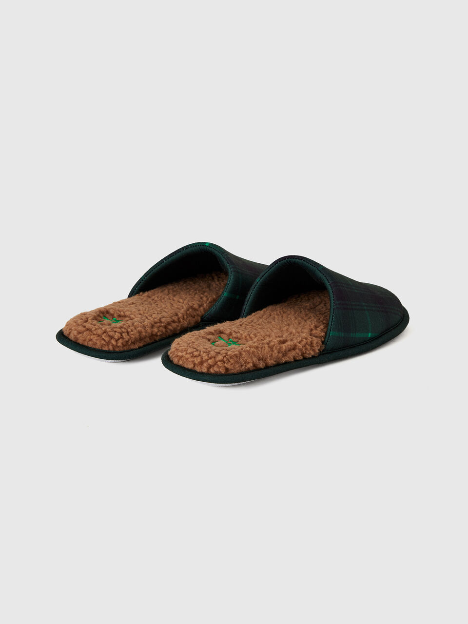 SLIPPERS image number 2