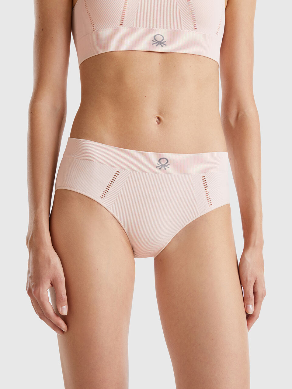 BRIEFS Women image number null