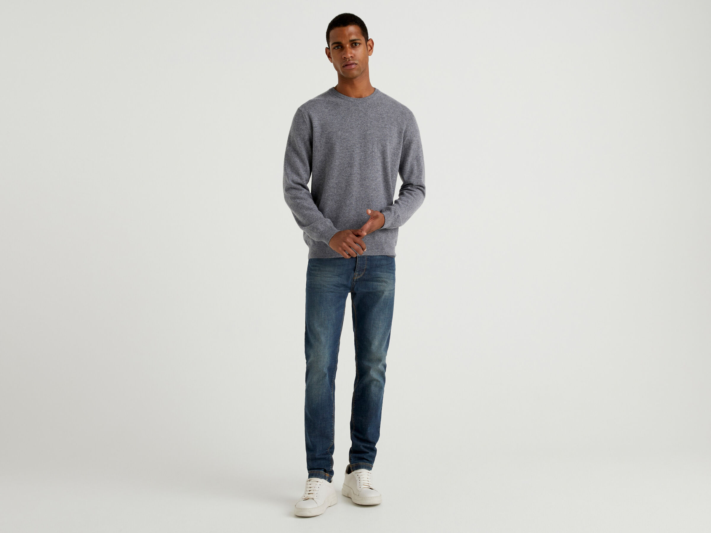 Crew neck sweater in pure virgin wool image number 3