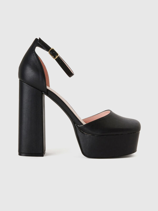 Black sandals with heel and platform Women