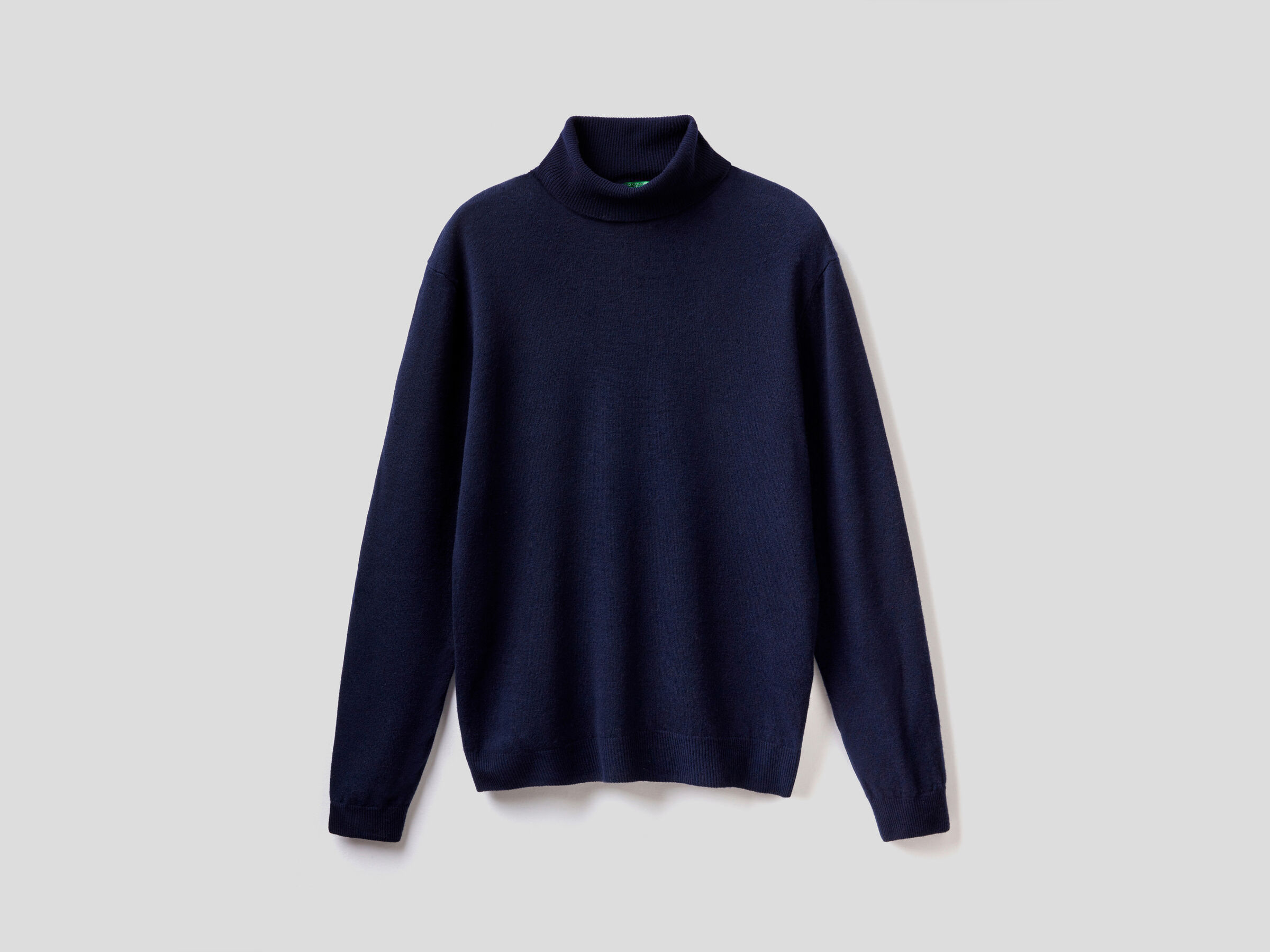 Turtleneck in pure virgin wool image number 5