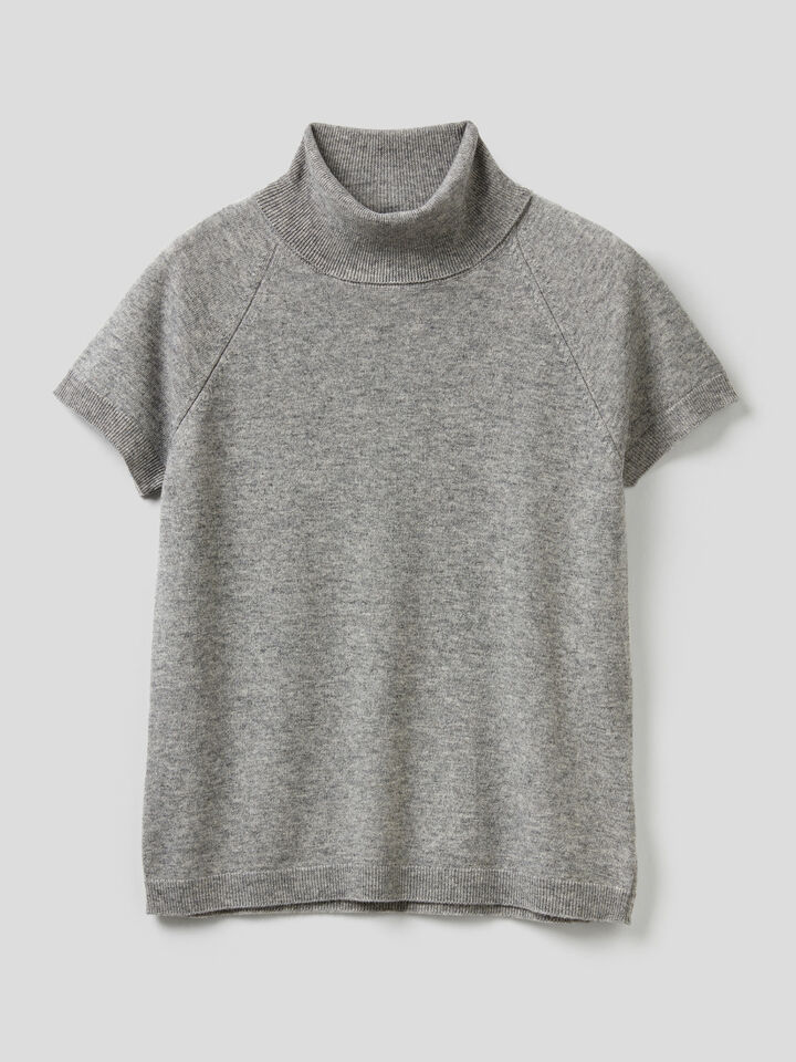 Short sleeve turtleneck image number 1