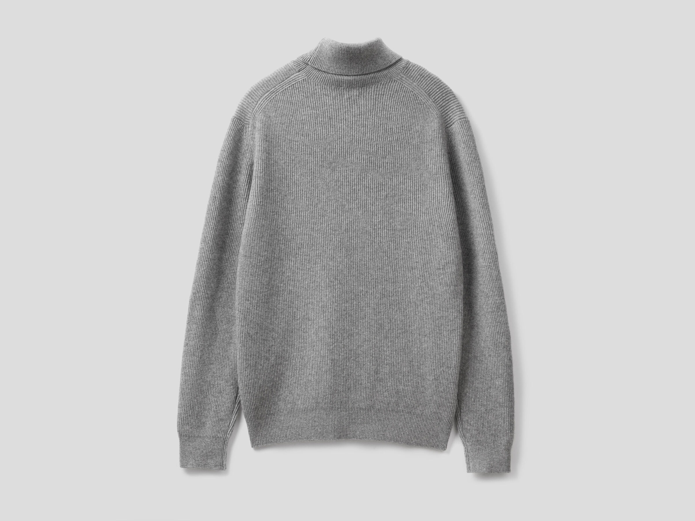 Turtleneck in cashmere blend image number 5